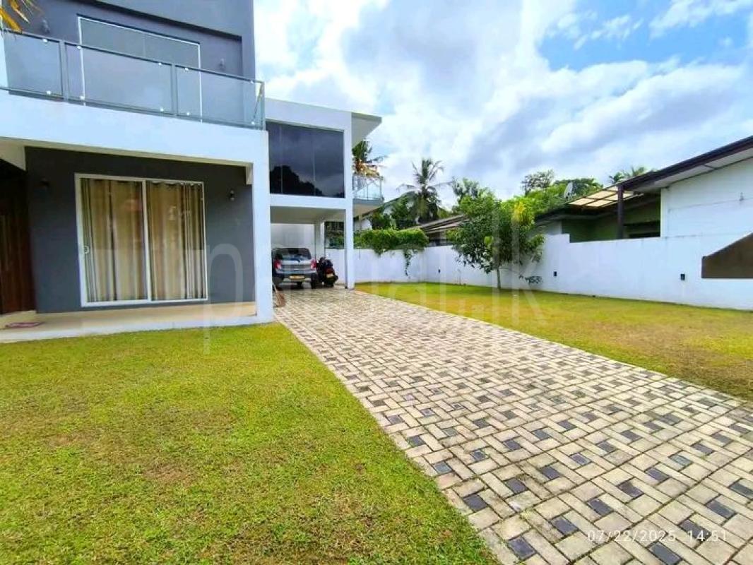 House for Sale in Athurugiriya