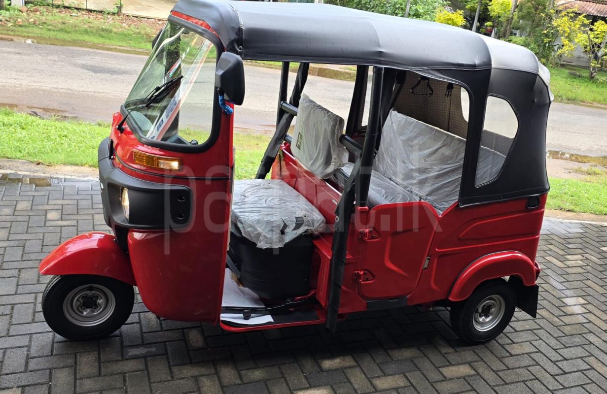Bajaj 4 stroke 2025 - பயன்படுத்தப்பட்டது முச்சக்கர வண்டி sale in Sri Lanka - patpat.lk
