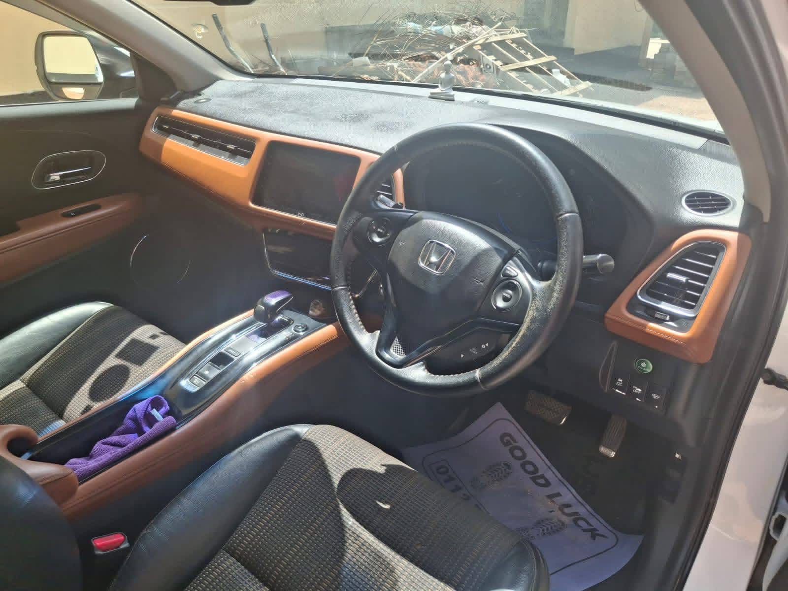 Honda Vezel 2015 - பயன்படுத்தப்பட்டது SUV sale in Sri Lanka - patpat.lk