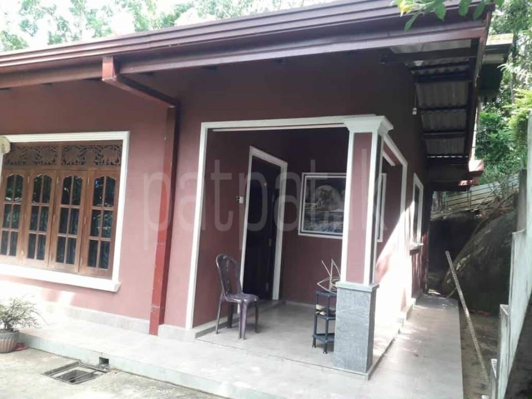 House for Sale in Katugastota ads-image-1