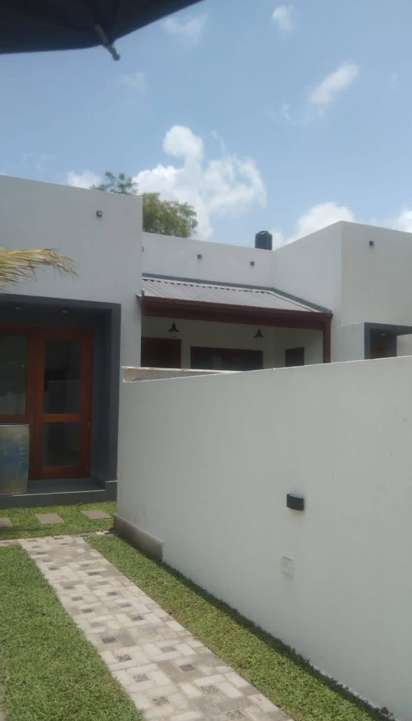 House for Sale in Polgasowita ads-image-1