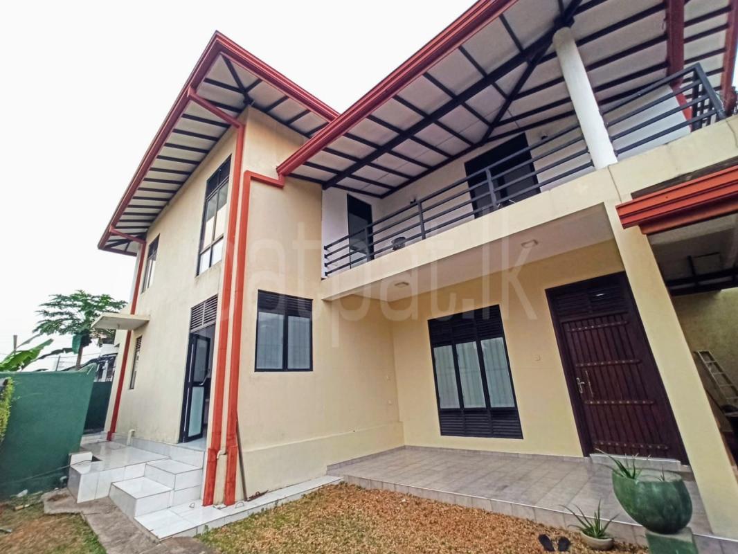 House for Sale in Kahathuduwa ads-image-1