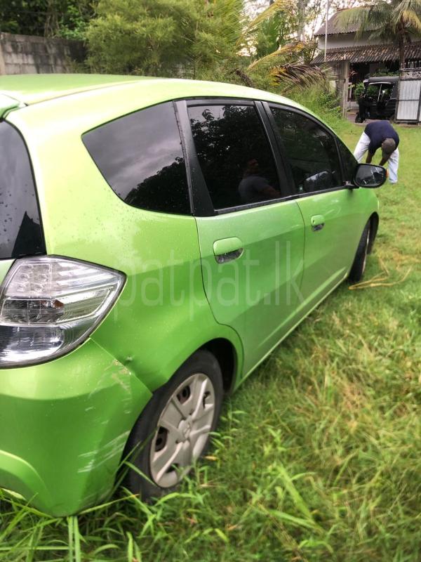 Honda Fit 2012 - மறுசீரமைக்கப்பட்டது கார் sale in Sri Lanka - patpat.lk