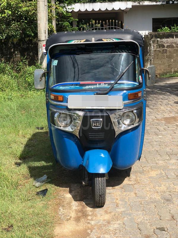 Bajaj Three Wheel 2015 - பயன்படுத்தப்பட்டது முச்சக்கர வண்டி sale in Sri Lanka - patpat.lk
