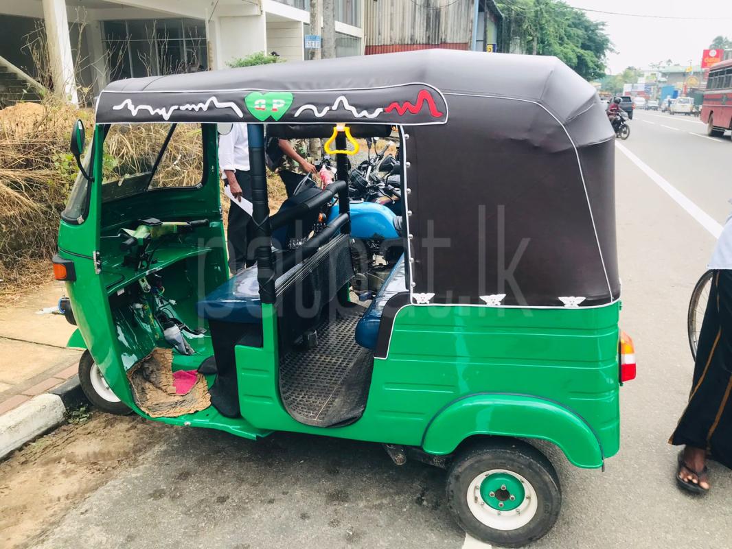 Bajaj 4 stroke 2009 - Used Three wheeler sale in Sri Lanka - patpat.lk
