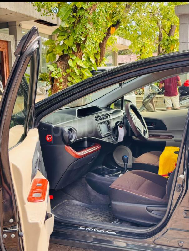 Toyota Aqua 2012 - பயன்படுத்தப்பட்டது கார் sale in Sri Lanka - patpat.lk