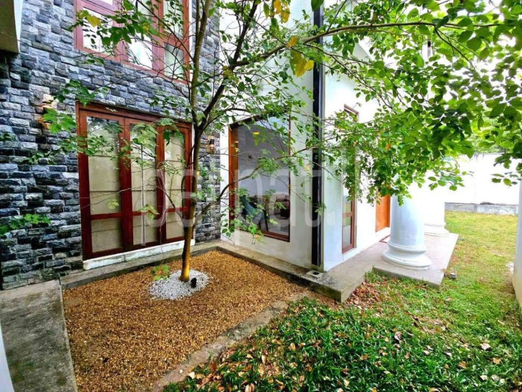 House for Sale in Talawatugoda