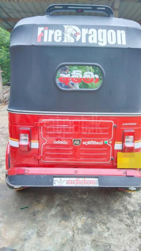 Bajaj 4 stroke 2015 - பயன்படுத்தப்பட்டது முச்சக்கர வண்டி sale in Sri Lanka - patpat.lk