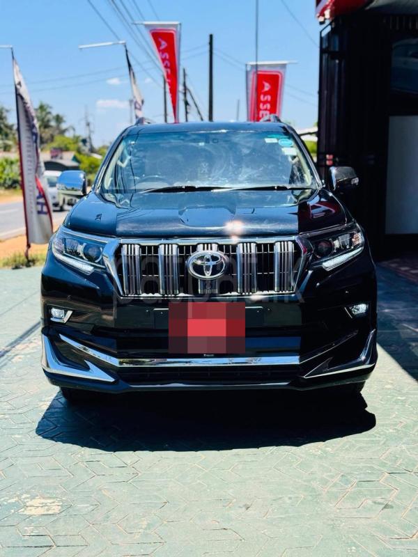 Toyota Land Cruiser Prado 2010 - பயன்படுத்தப்பட்டது SUV sale in Sri Lanka - patpat.lk