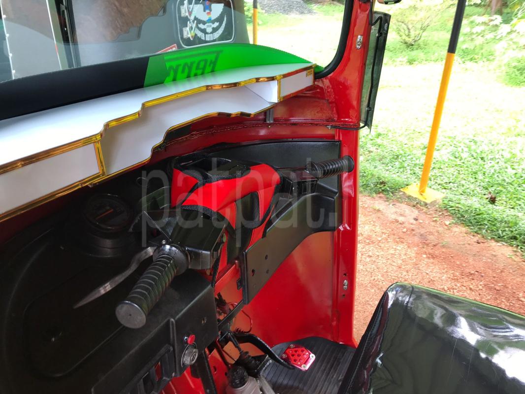 Bajaj Three Wheel 2012 - பயன்படுத்தப்பட்டது முச்சக்கர வண்டி sale in Sri Lanka - patpat.lk