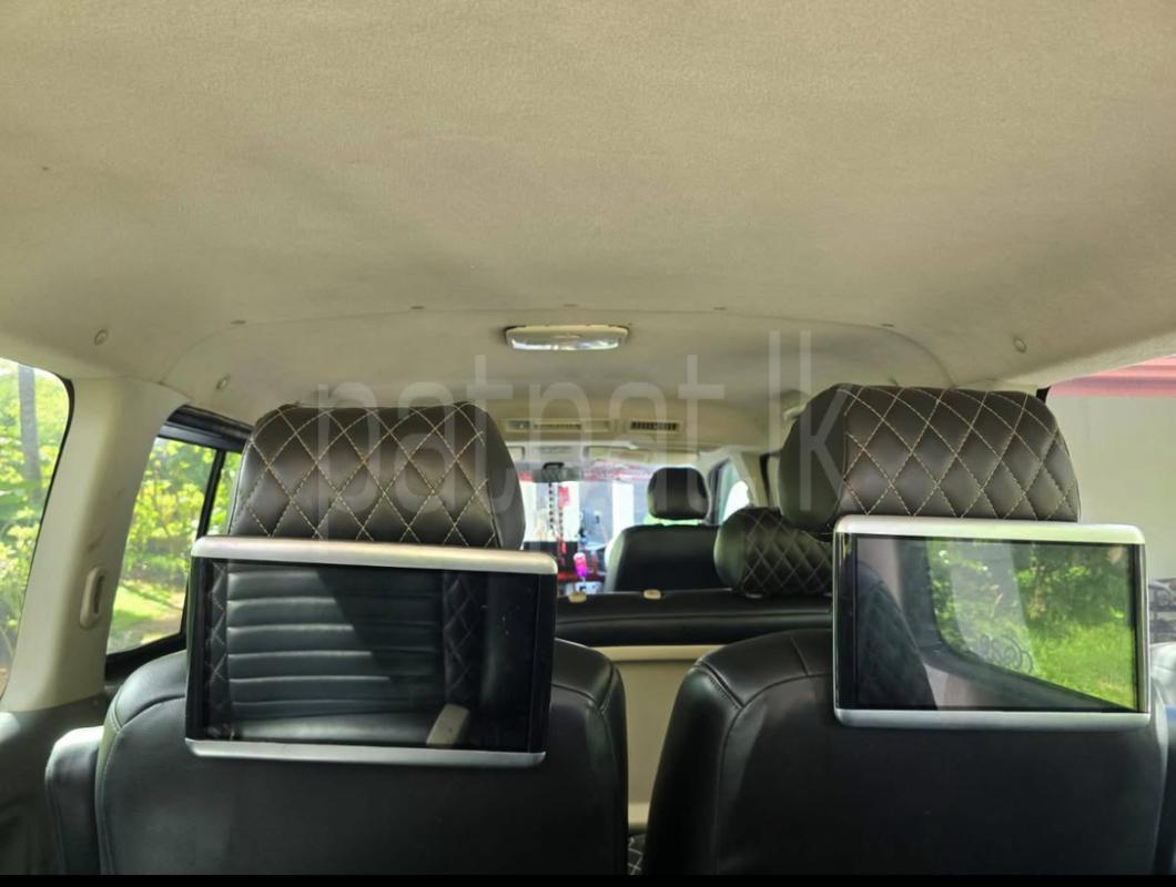 Toyota Hiace 2012 - பயன்படுத்தப்பட்டது வேன் sale in Sri Lanka - patpat.lk