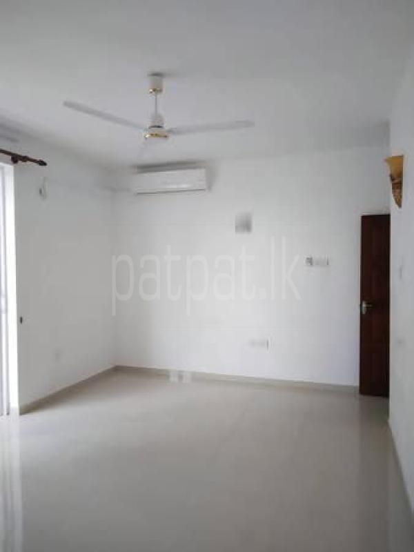 Unfurnished Apartment for Sale in Wellawatta (Colombo 06)
