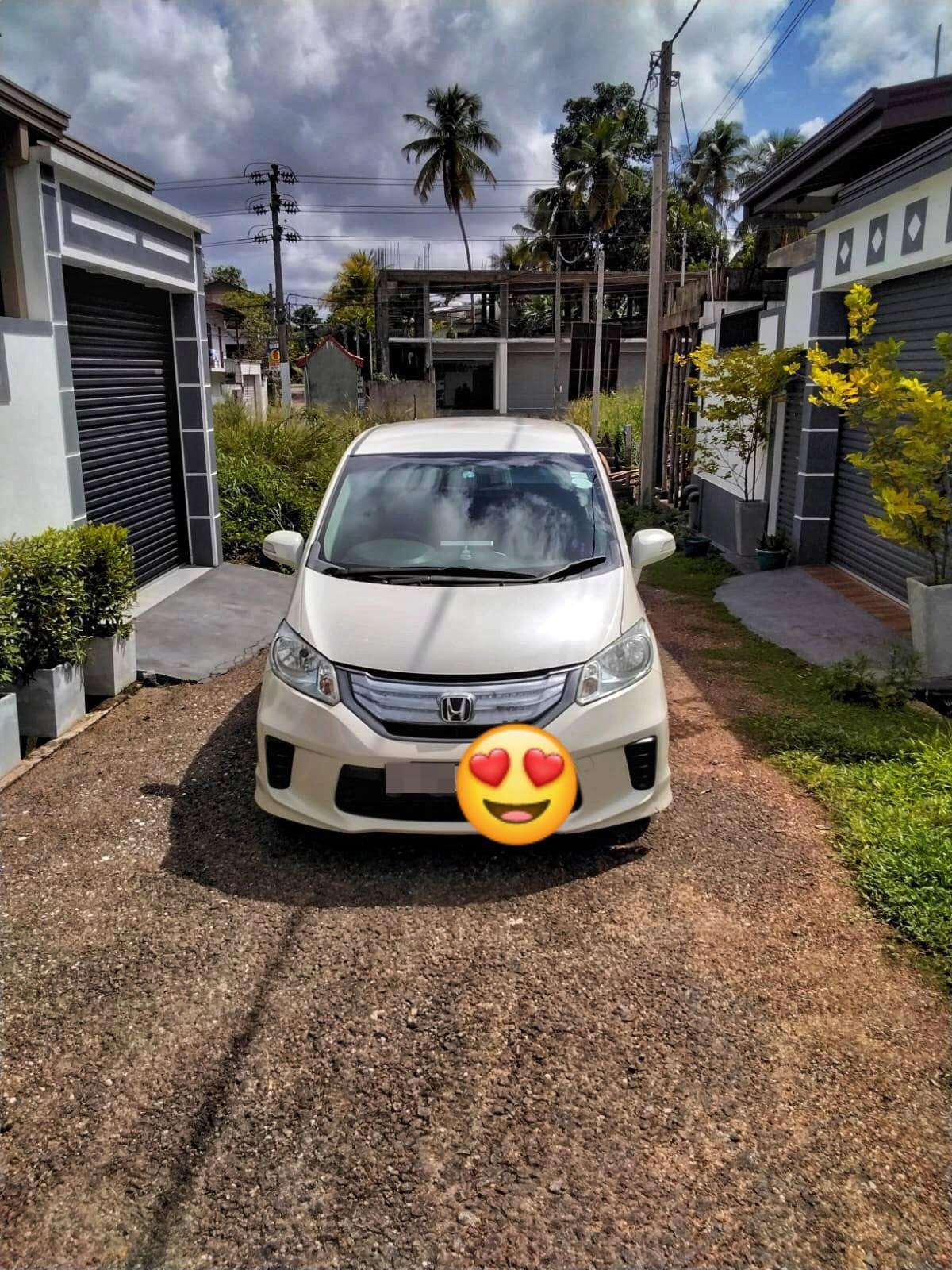 Honda Freed 2012 - பயன்படுத்தப்பட்டது கார் sale in Sri Lanka - patpat.lk