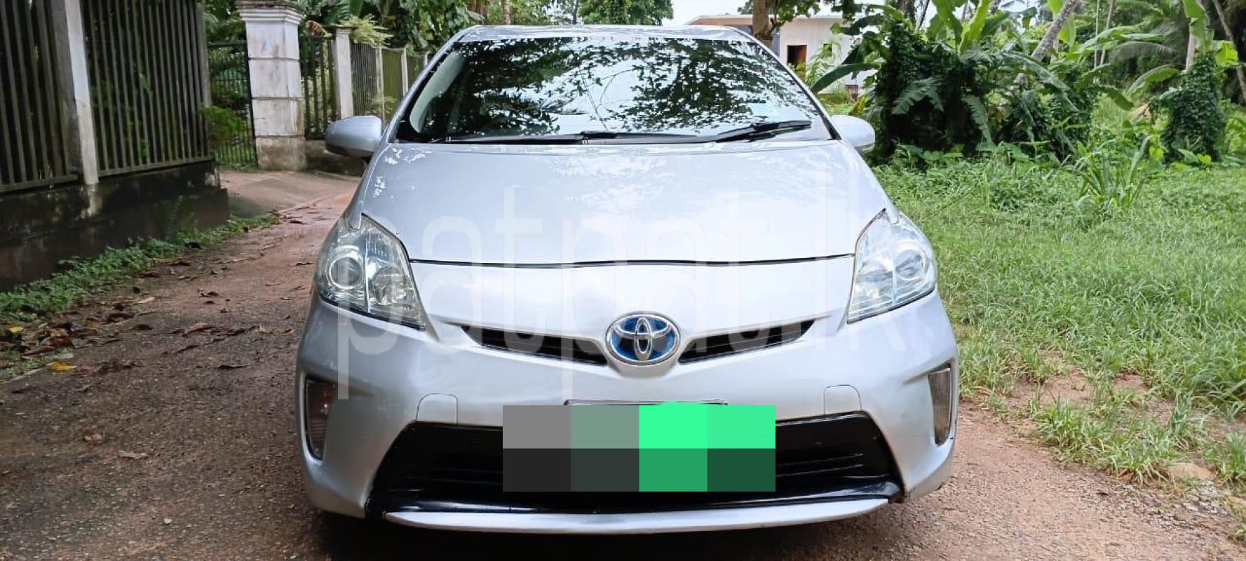 Toyota Prius 2012 - භාවිතා කරන ලද කාර් sale in Sri Lanka - patpat.lk