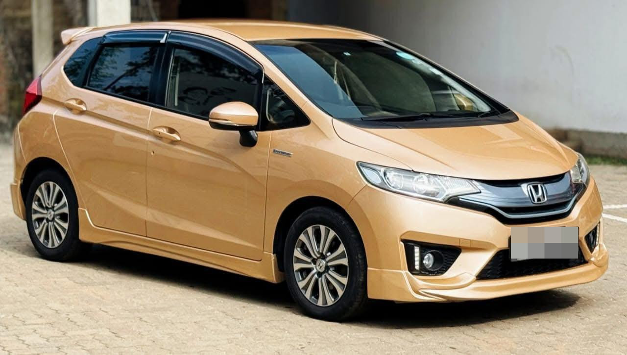 Honda Fit 2014 - பயன்படுத்தப்பட்டது கார் sale in Sri Lanka - patpat.lk