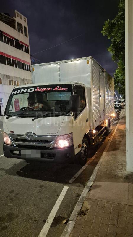 Hino 300 series 2012 - பயன்படுத்தப்பட்டது டிரக் sale in Sri Lanka - patpat.lk