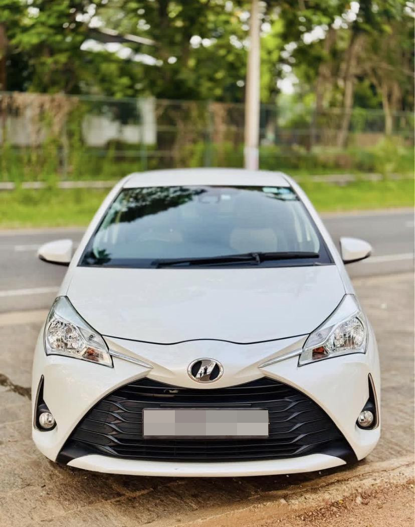 Toyota Vitz 2015 - භාවිතා කරන ලද කාර් sale in Sri Lanka - patpat.lk