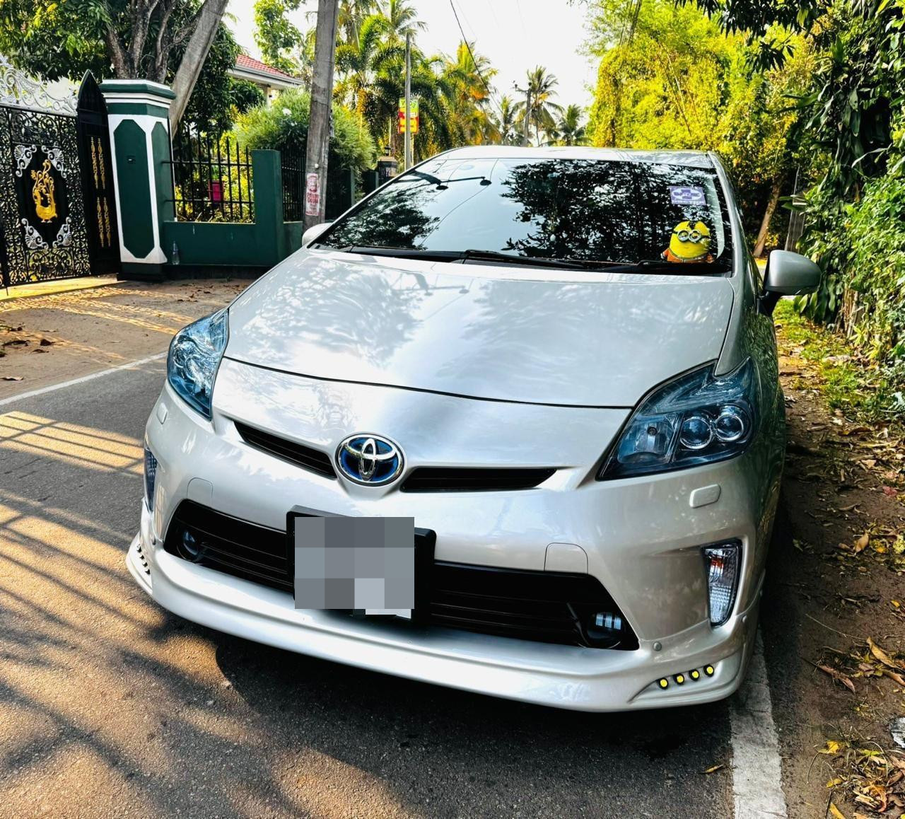 Toyota Prius 2014 - භාවිතා කරන ලද කාර් sale in Sri Lanka - patpat.lk