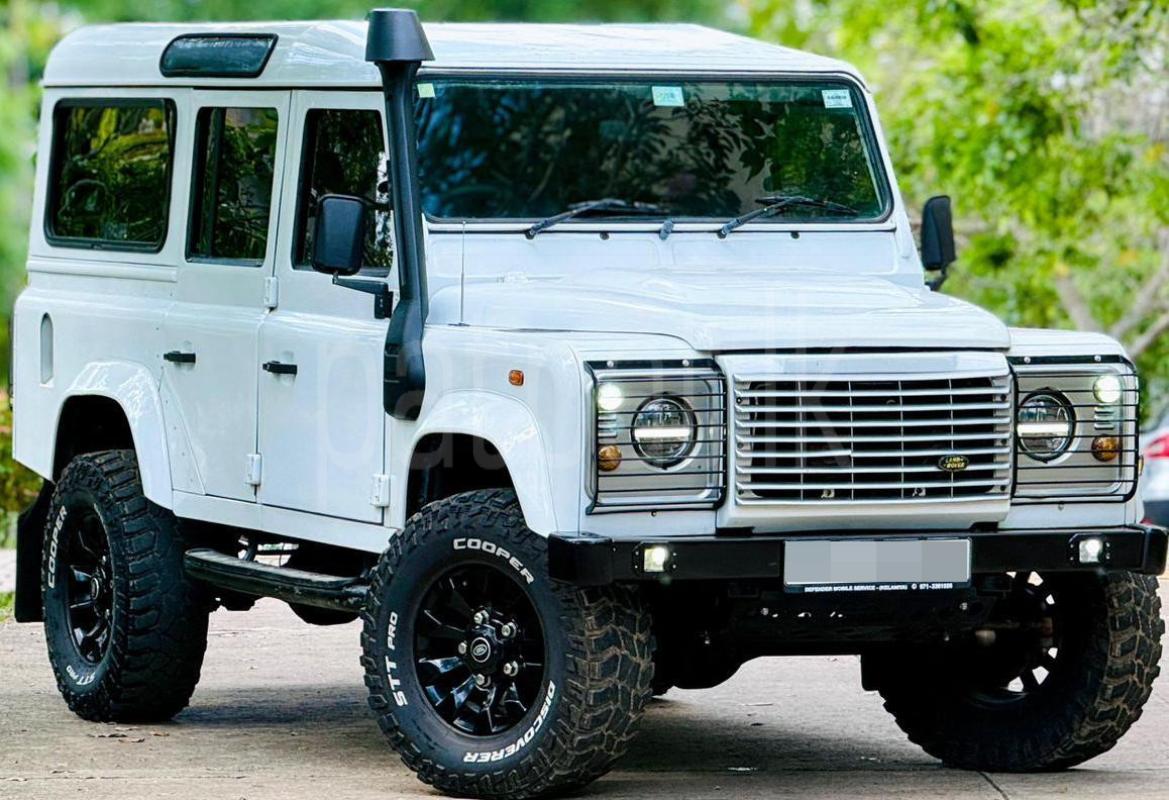 Land Rover Defender 1991 - பயன்படுத்தப்பட்டது SUV sale in Sri Lanka - patpat.lk
