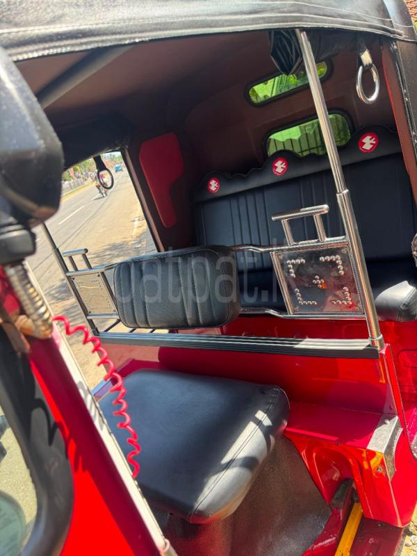 Bajaj Three Wheel 2011 - பயன்படுத்தப்பட்டது முச்சக்கர வண்டி sale in Sri Lanka - patpat.lk