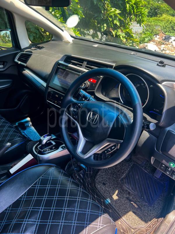 Honda Fit 2015 - பயன்படுத்தப்பட்டது கார் sale in Sri Lanka - patpat.lk