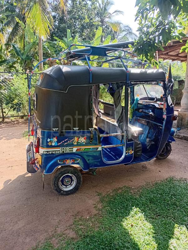 Bajaj Three Wheel 2006 - பயன்படுத்தப்பட்டது முச்சக்கர வண்டி sale in Sri Lanka - patpat.lk