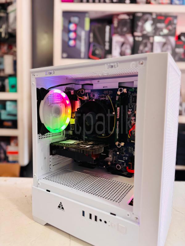 white gaming pc