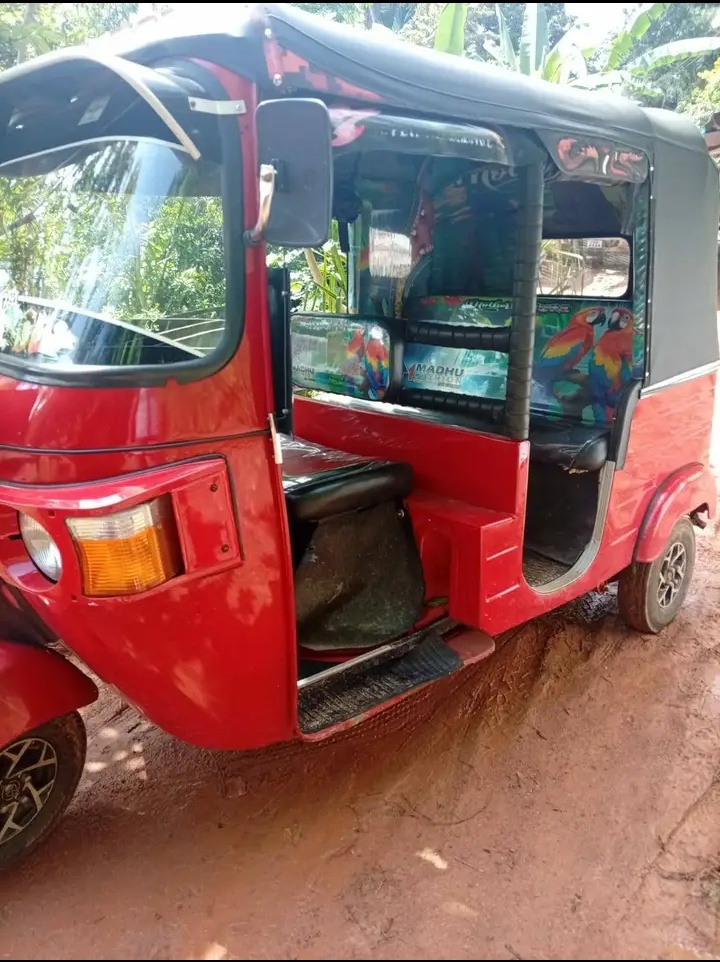 Bajaj 4 stroke 2012 - பயன்படுத்தப்பட்டது முச்சக்கர வண்டி sale in Sri Lanka - patpat.lk
