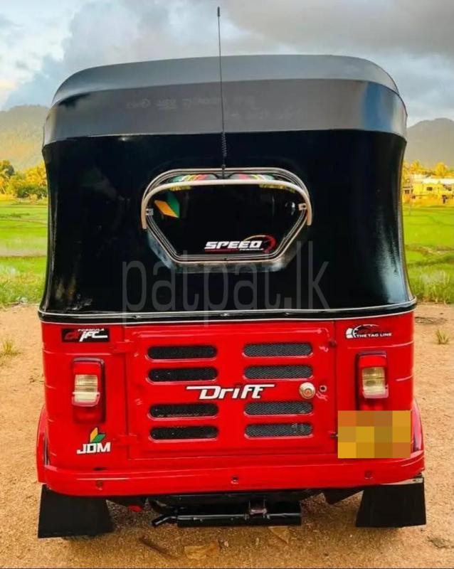 Bajaj 4 stroke 2015 - பயன்படுத்தப்பட்டது முச்சக்கர வண்டி sale in Sri Lanka - patpat.lk