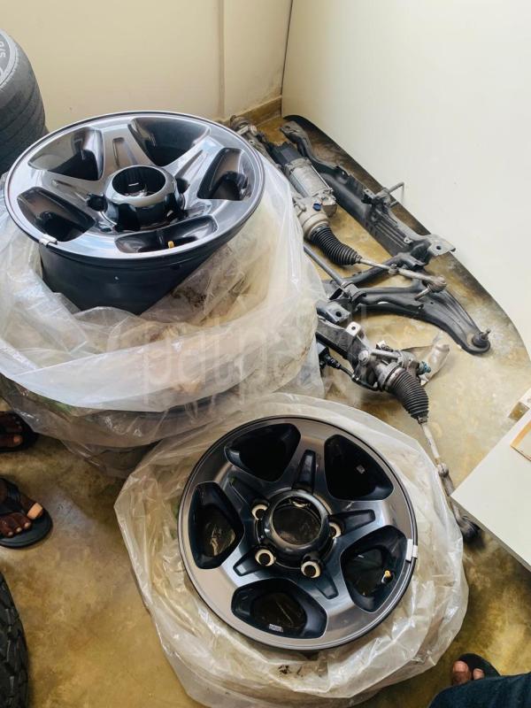 16 SIZE ALLOY WHEEL SET 2026 (JAPAN BRAND NEW) (LC76/79,hilux)