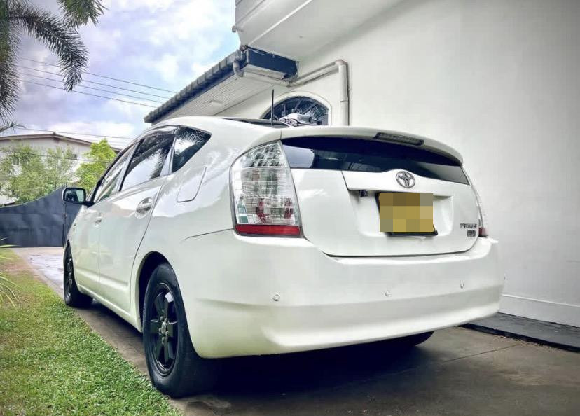 Toyota Prius 2011 - භාවිතා කරන ලද කාර් sale in Sri Lanka - patpat.lk