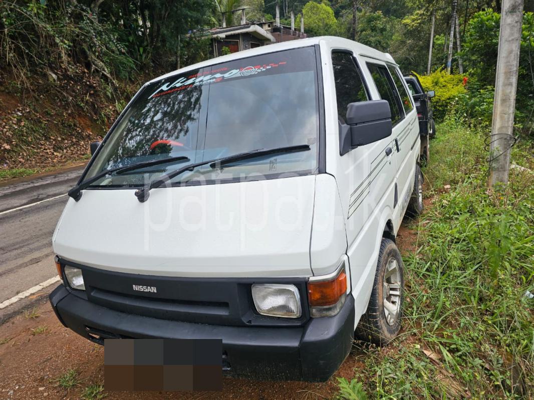 Nissan Largo 1996 - பயன்படுத்தப்பட்டது வேன் sale in Sri Lanka - patpat.lk
