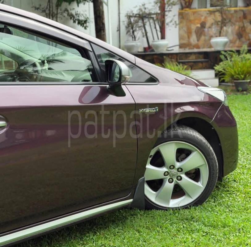 Toyota Prius 2013 - Used Car sale in Sri Lanka - patpat.lk