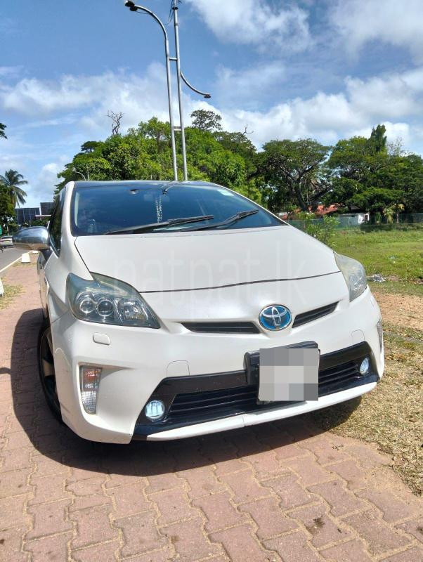 Toyota Prius 2012 - பயன்படுத்தப்பட்டது கார் sale in Sri Lanka - patpat.lk