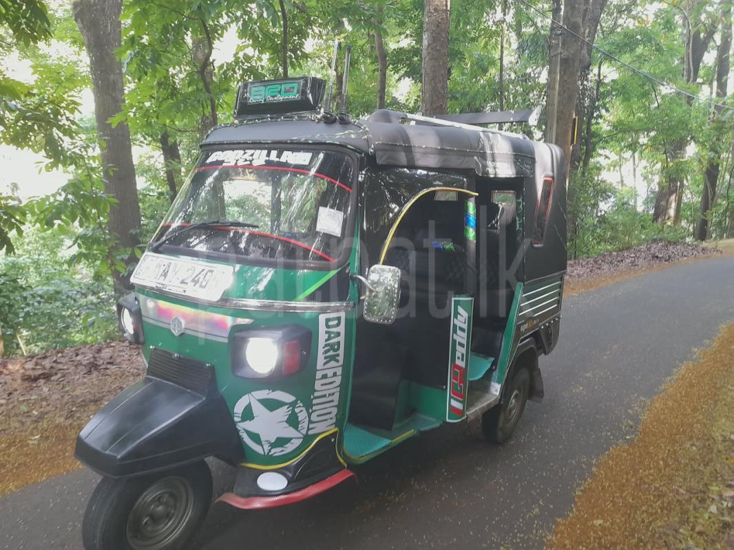 Piaggio Three Wheel 2015 - பயன்படுத்தப்பட்டது முச்சக்கர வண்டி sale in Sri Lanka - patpat.lk