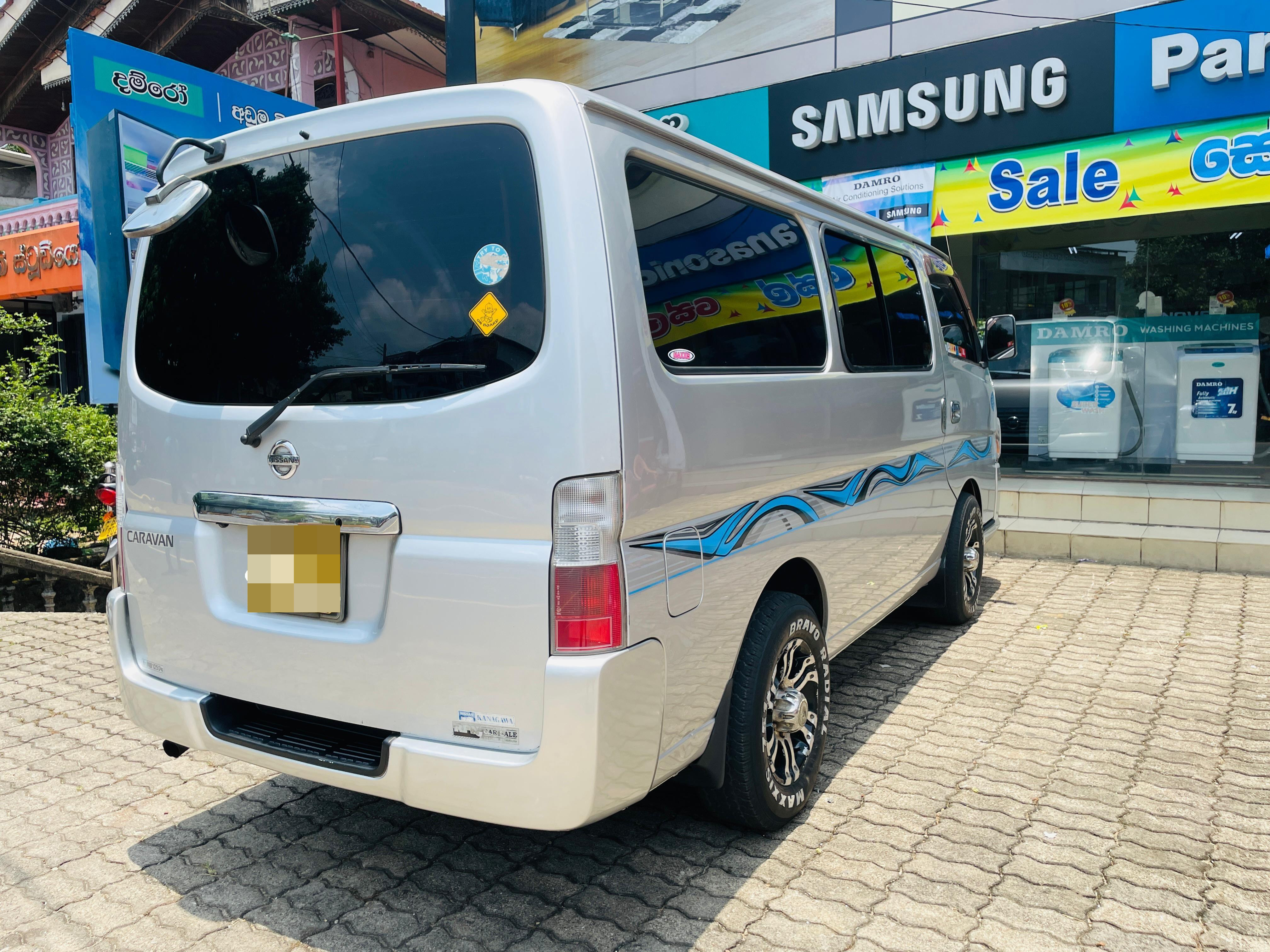 Nissan Caravan 2011 - பயன்படுத்தப்பட்டது வேன் sale in Sri Lanka - patpat.lk