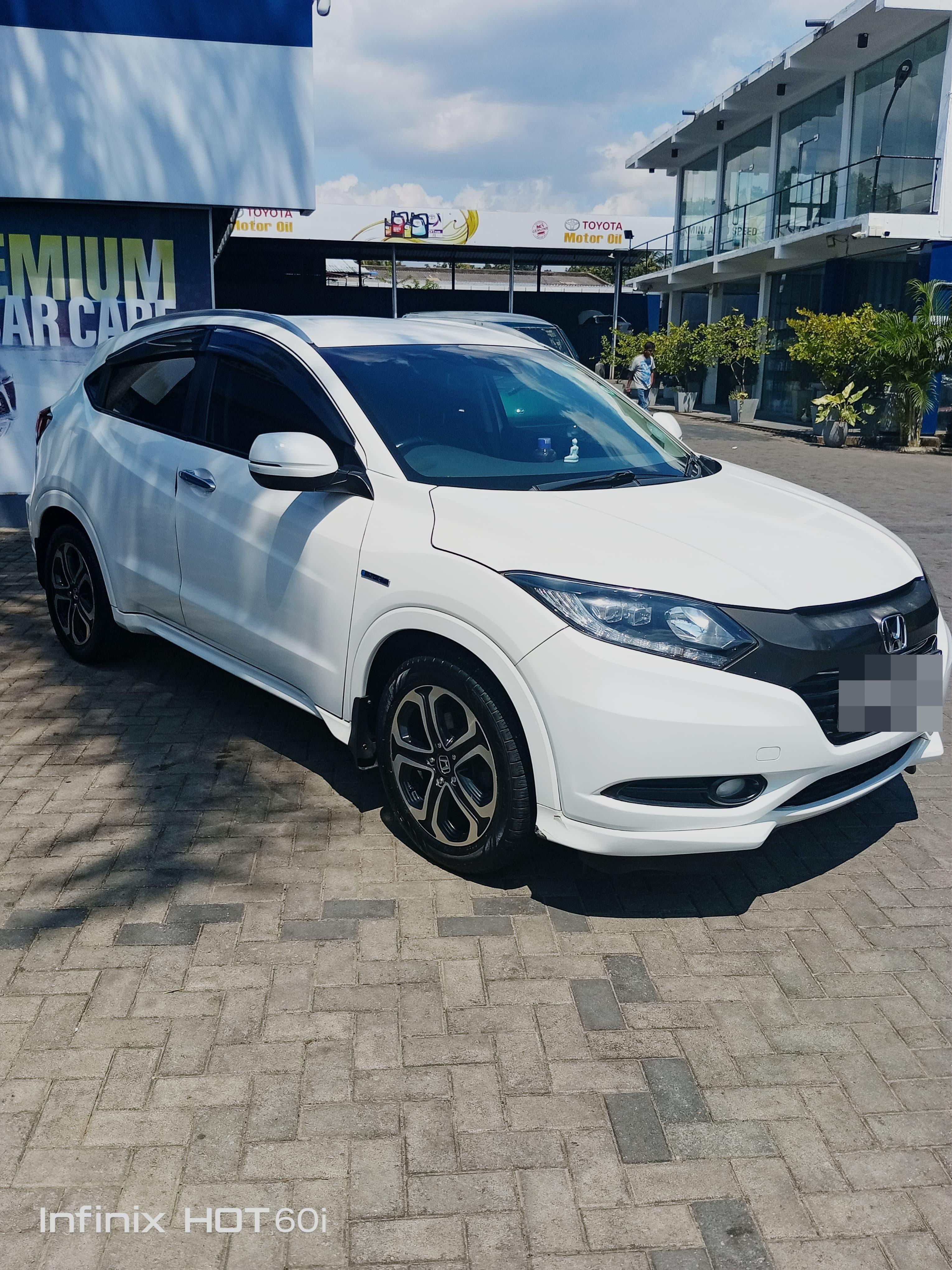 Honda Vezel 2014 - பயன்படுத்தப்பட்டது SUV sale in Sri Lanka - patpat.lk