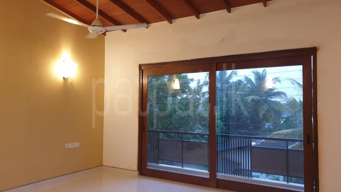 House for Sale in Talawatugoda