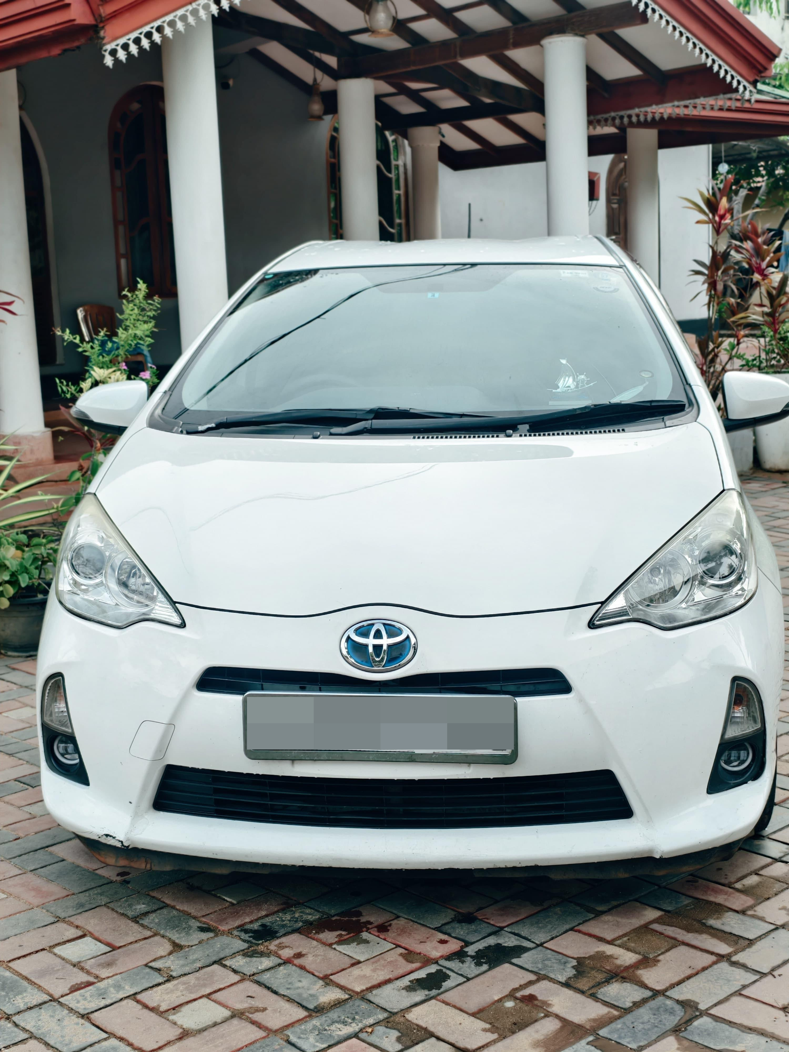 Toyota Aqua 2014 - Used Car sale in Sri Lanka - patpat.lk