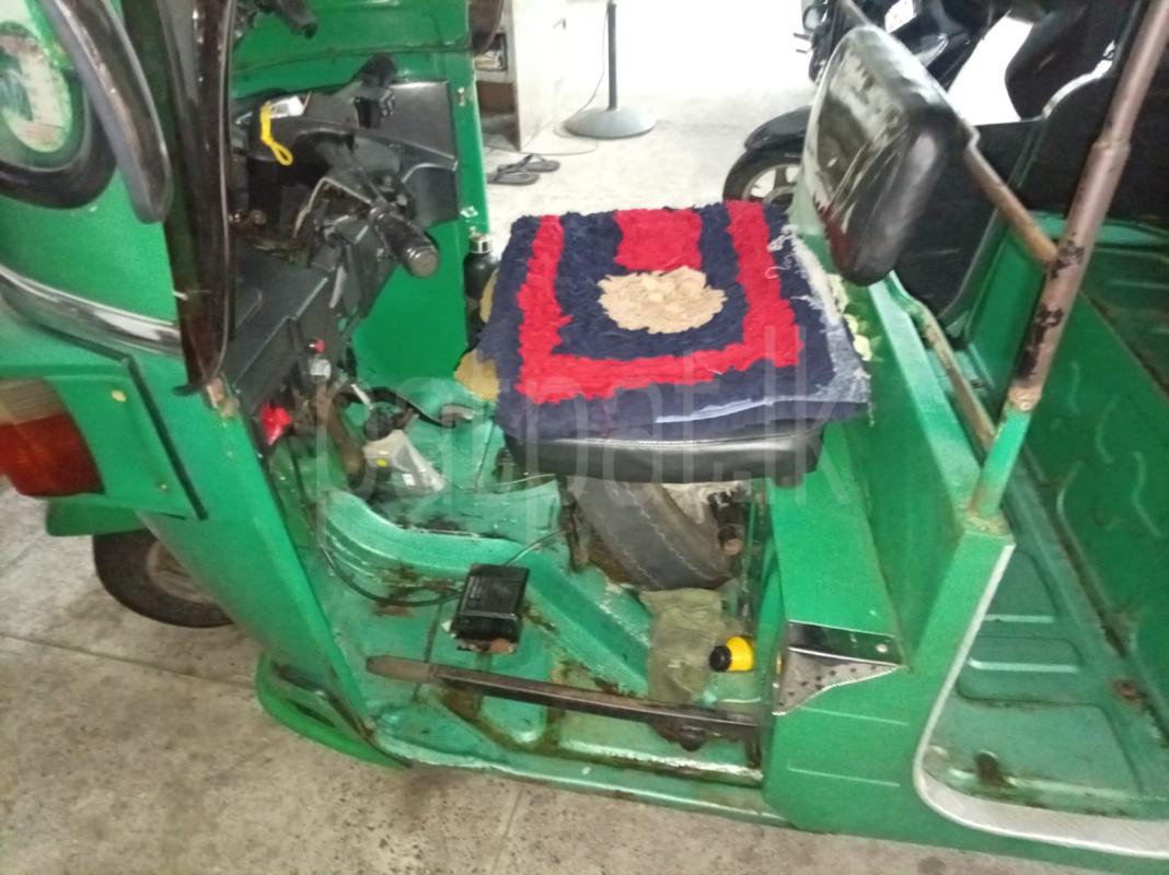 Bajaj Three Wheel 2012 - பயன்படுத்தப்பட்டது முச்சக்கர வண்டி sale in Sri Lanka - patpat.lk