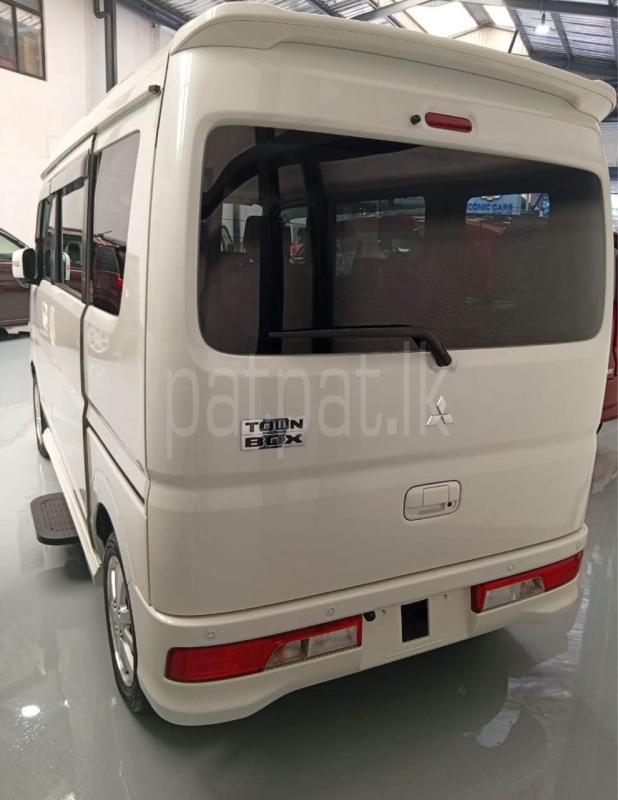 Advertisement image 6