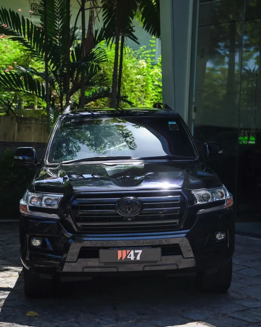 Toyota Land Cruiser 2012 ads-image-1