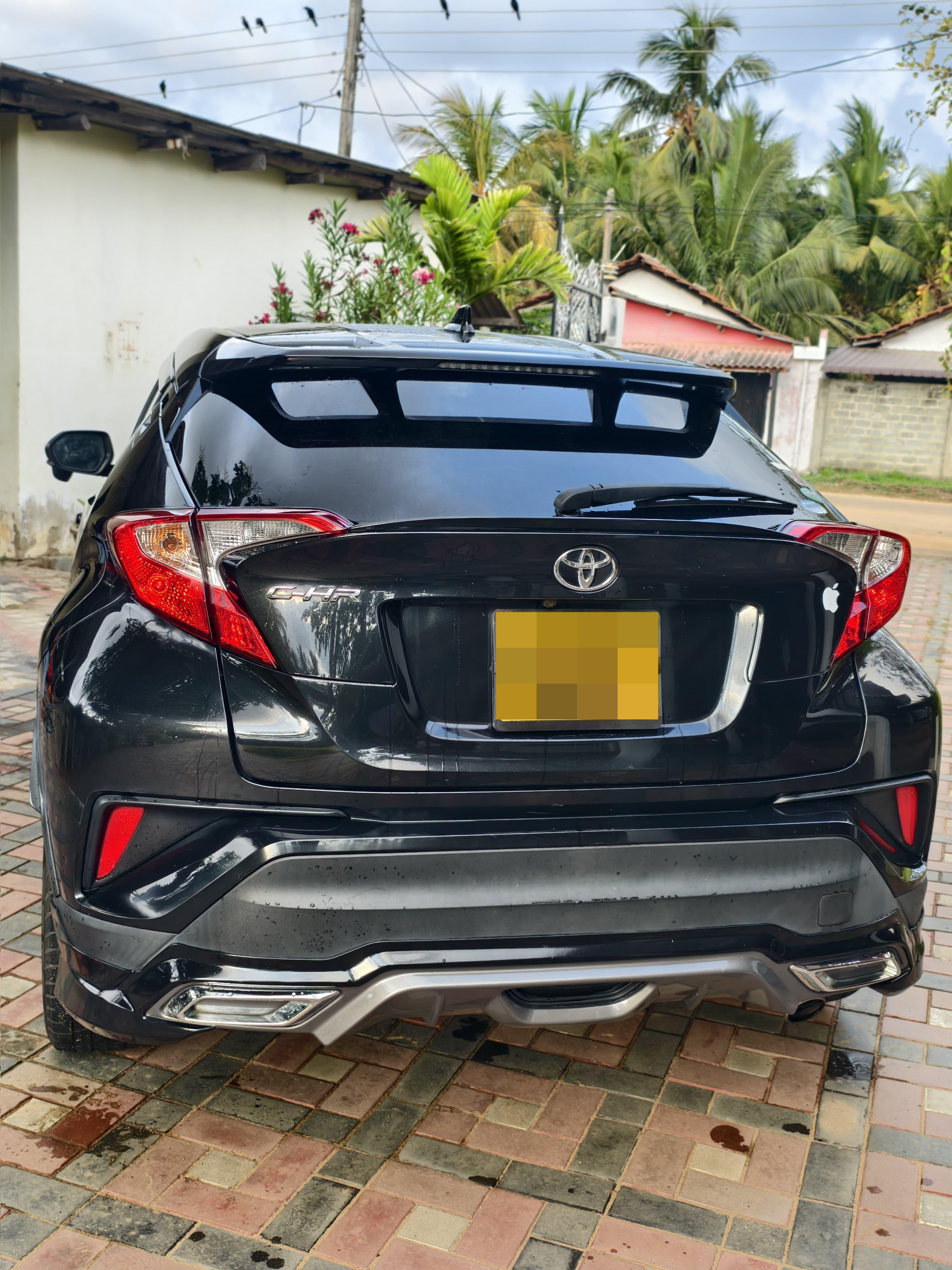 Toyota CHR 2017 - பயன்படுத்தப்பட்டது SUV sale in Sri Lanka - patpat.lk