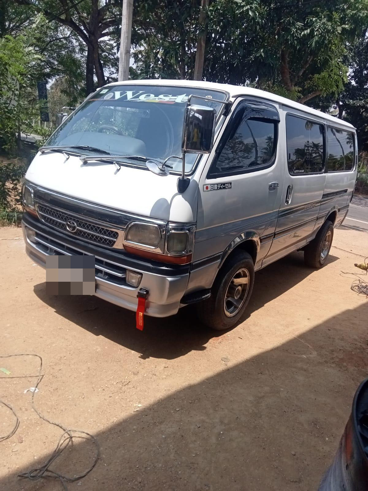 Toyota Hiace 1997 - භාවිතා කරන ලද වෑන් රථය sale in Sri Lanka - patpat.lk