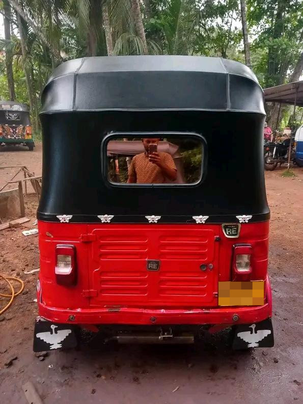 Bajaj Three Wheel 2015 - பயன்படுத்தப்பட்டது முச்சக்கர வண்டி sale in Sri Lanka - patpat.lk