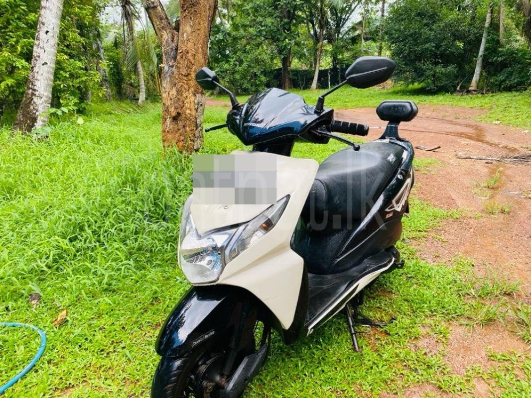 Honda Dio 2015 - பயன்படுத்தப்பட்டது பைக் sale in Sri Lanka - patpat.lk