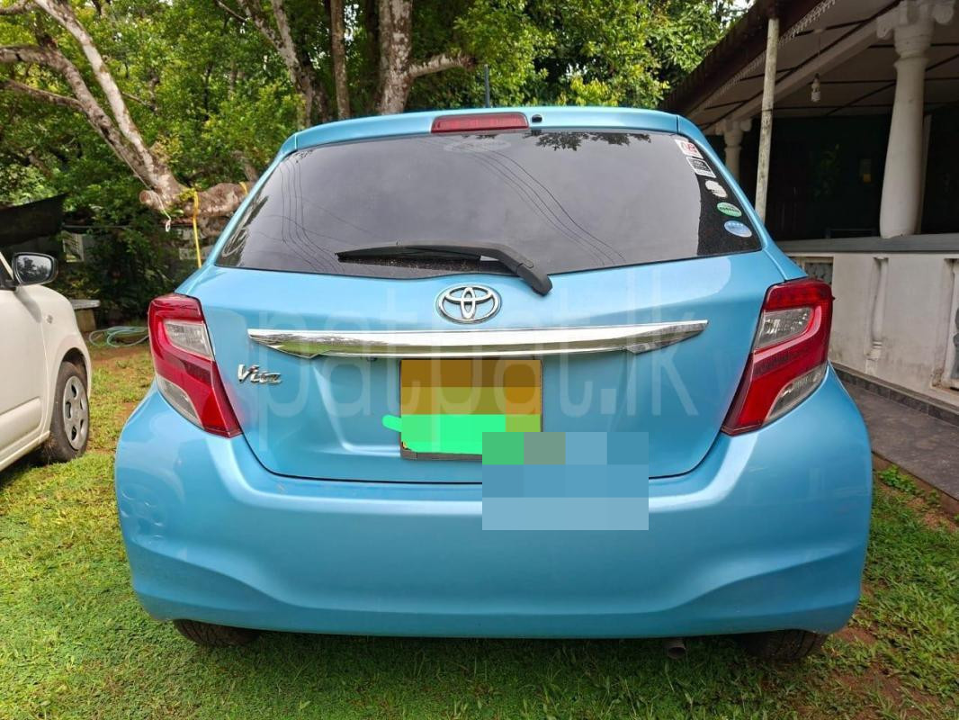 Toyota Vitz 2015 - பயன்படுத்தப்பட்டது கார் sale in Sri Lanka - patpat.lk