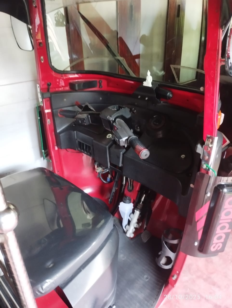 Bajaj Three Wheel 2018 - Used Three wheeler sale in Sri Lanka - patpat.lk