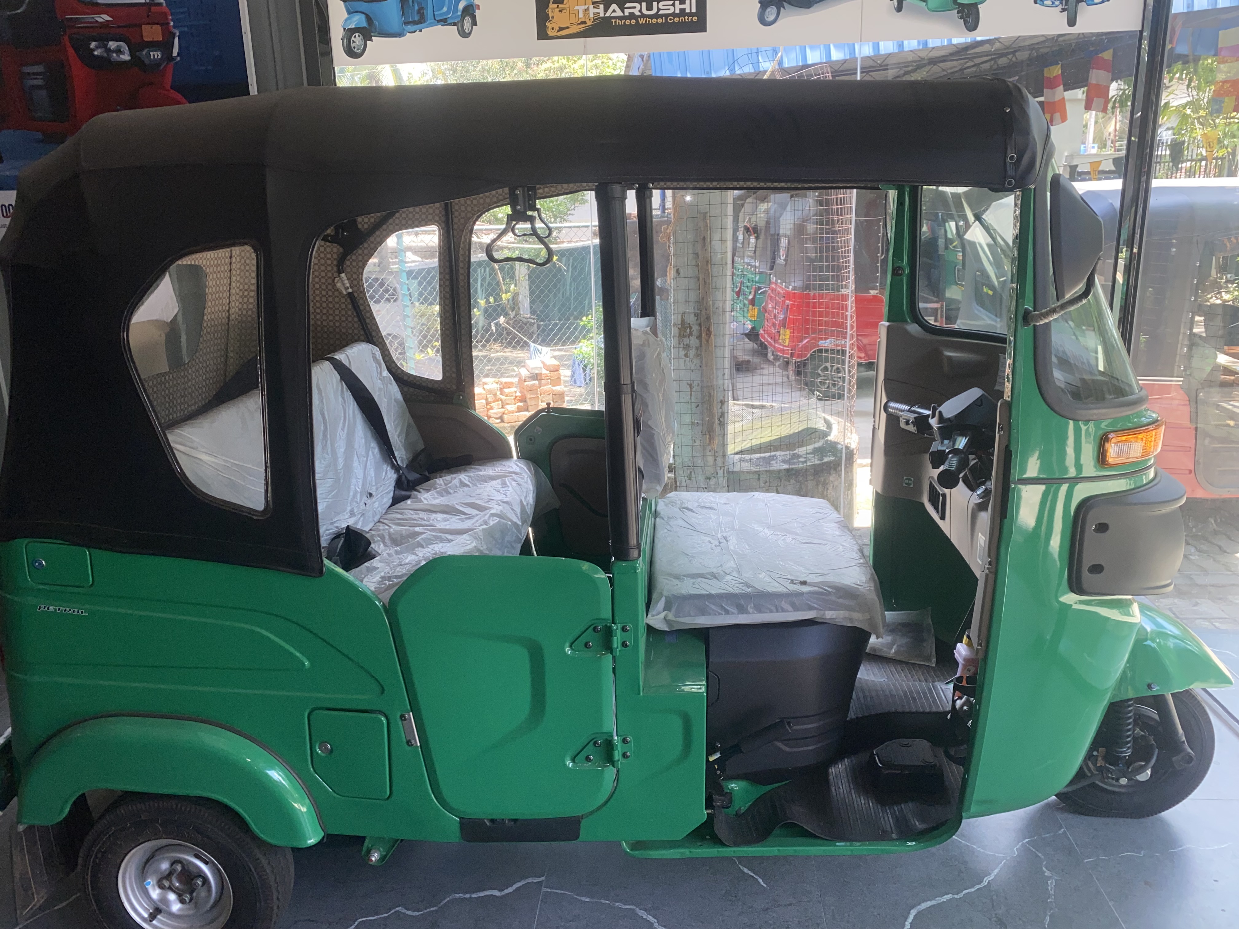 Bajaj Three Wheel 2025 - අලුත් ත්‍රිරෝද රථය sale in Sri Lanka - patpat.lk