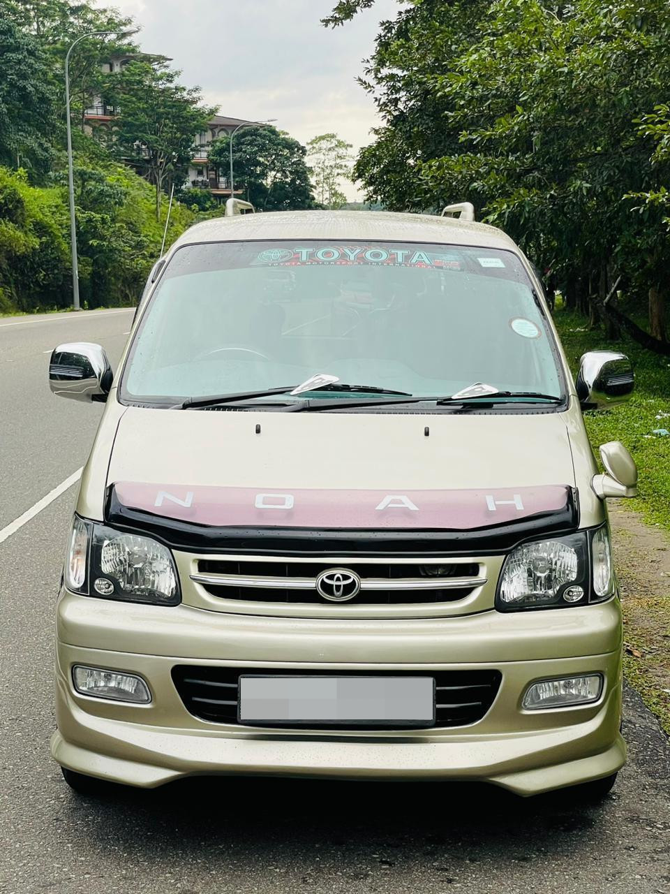 Toyota Noah 2000 - Used Van sale in Sri Lanka - patpat.lk